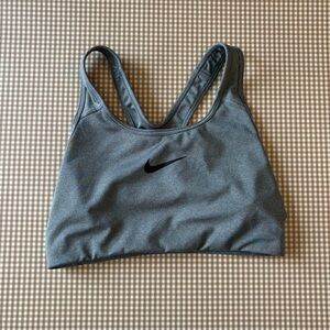 Nike Basic sports bra. Gray. No padding. Size medium